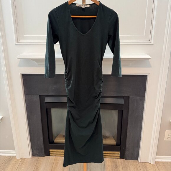 💚 Michael Stars Dark Green Ruched Midi Dress – Size M 💚 - Picture 1 of 8